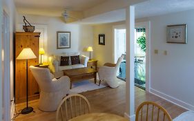 Casa 325 Guesthouse